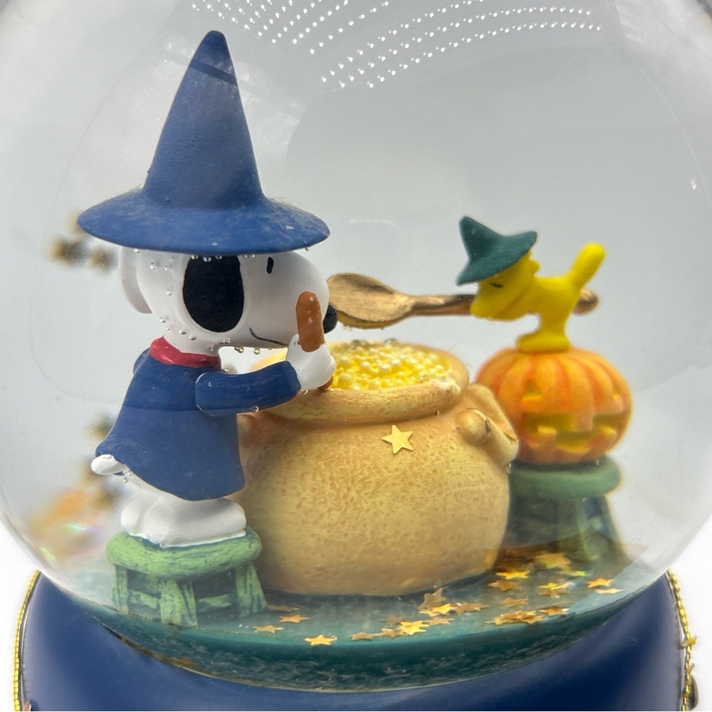 Department 56 Peanuts Snoopy "Sorcerer‘s Apprentice" Halloween Snowglobe - New - Picture 13 of 13
